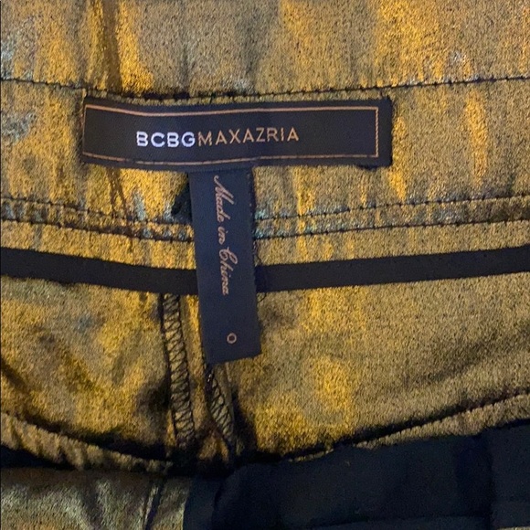 Sabina metallic bag waist shorts by BCBG - Picture 4 of 6